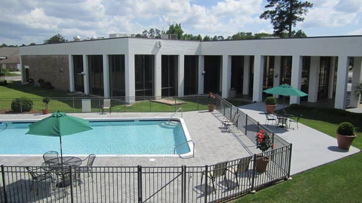 Landmark Inn Hartsville Exterior photo